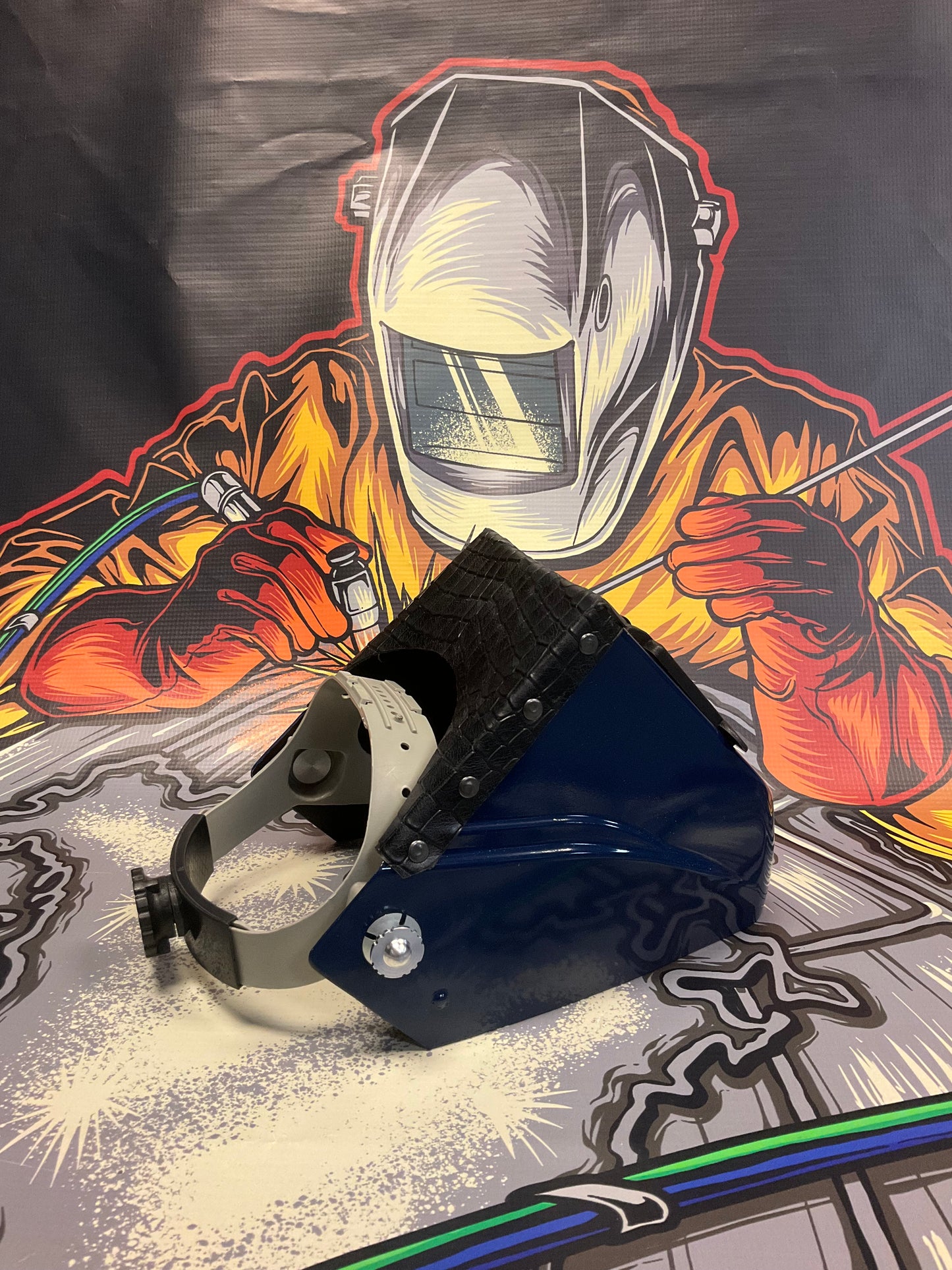 Untouchable welding hoods