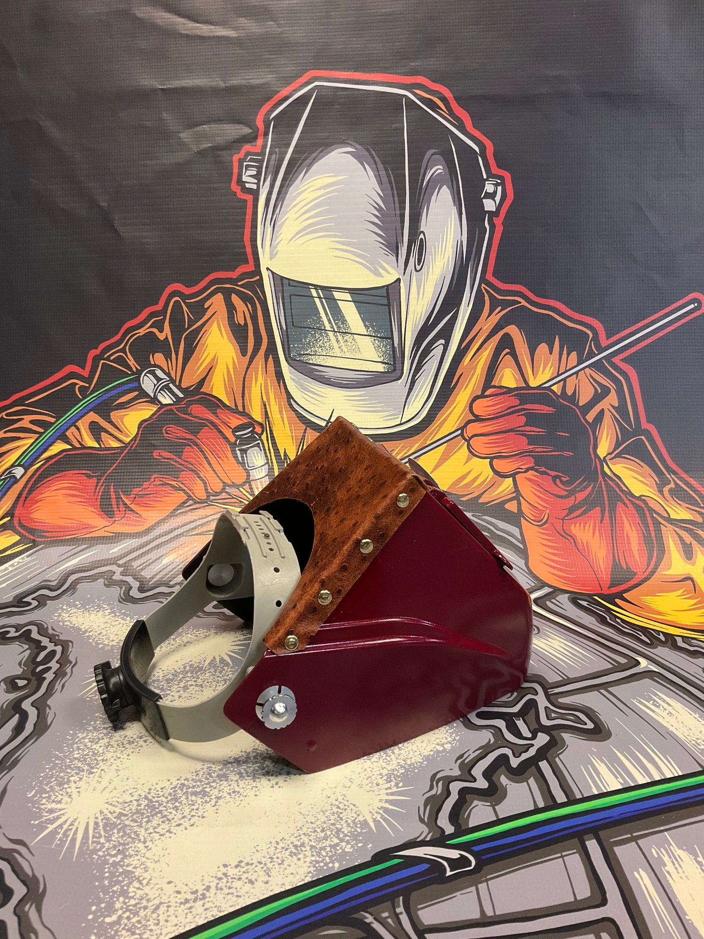 Untouchable welding hoods