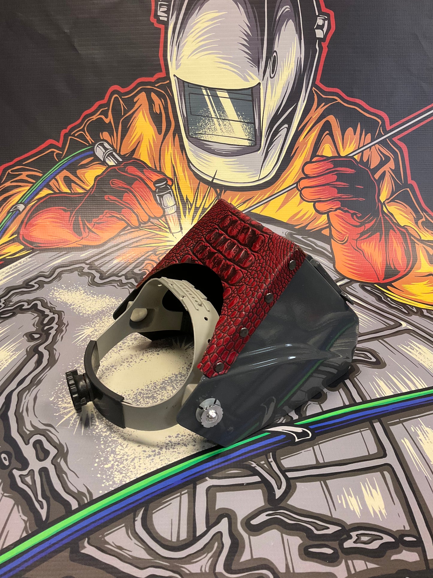 Untouchable welding hoods