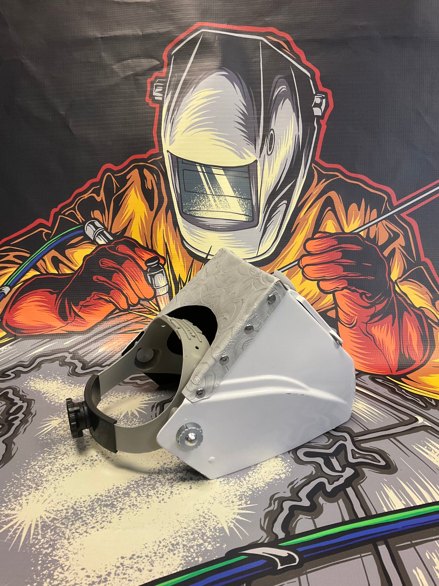 Untouchable welding hoods